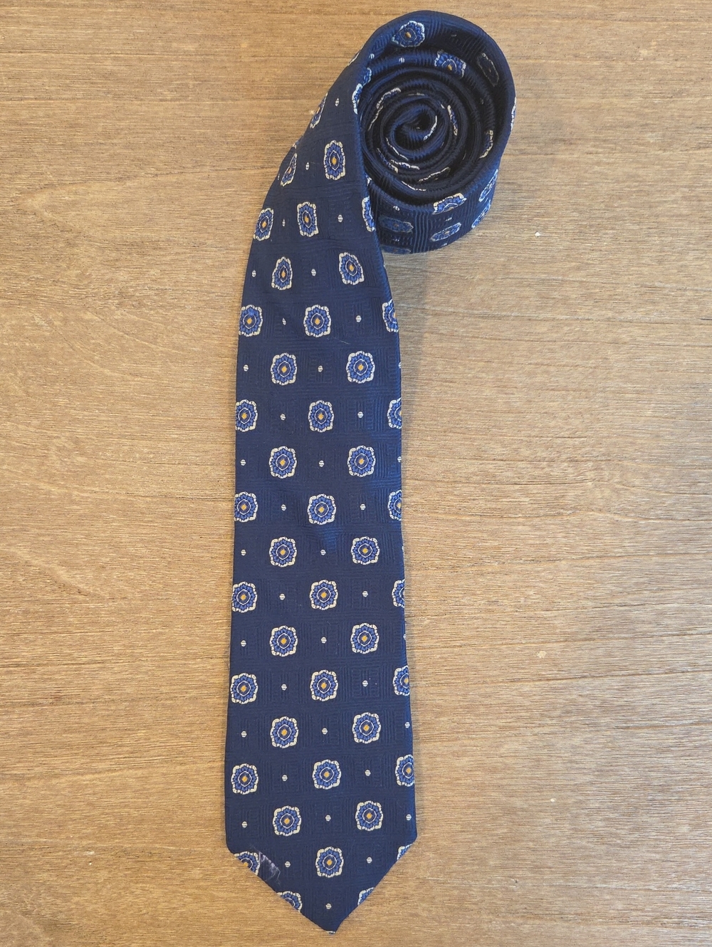 Paul Fredrick Men's Navy Floral Medallion 100% Silk Tie W/ White Dots 3.35x59"
